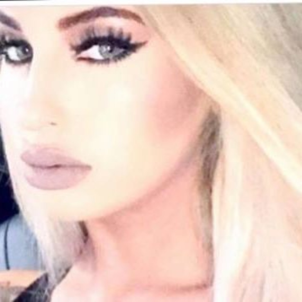 Meet your Posher, Victoria